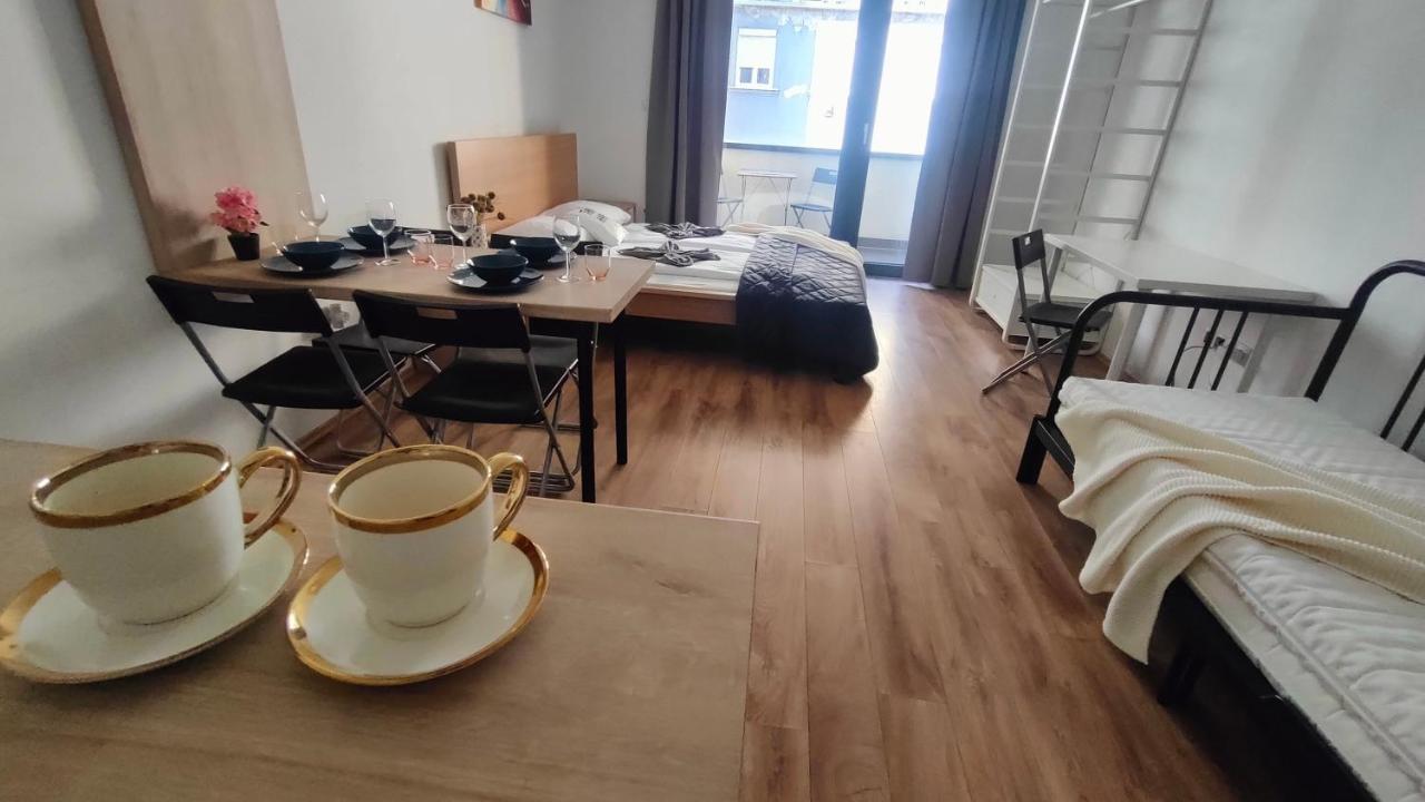 Super Cozy & Central Apartment Budapest Exteriör bild