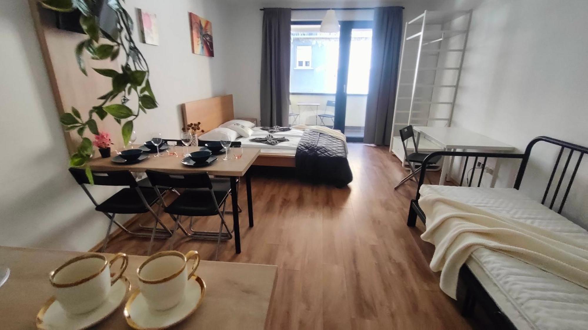 Super Cozy & Central Apartment Budapest Exteriör bild